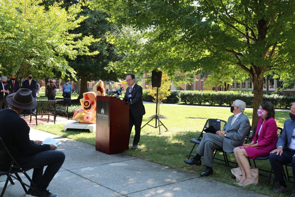 Ambassador of Japan, Tomita Koji officially gifts the sculpture to Randolph-Macon College in honor of the special bond between RMC and Japan.